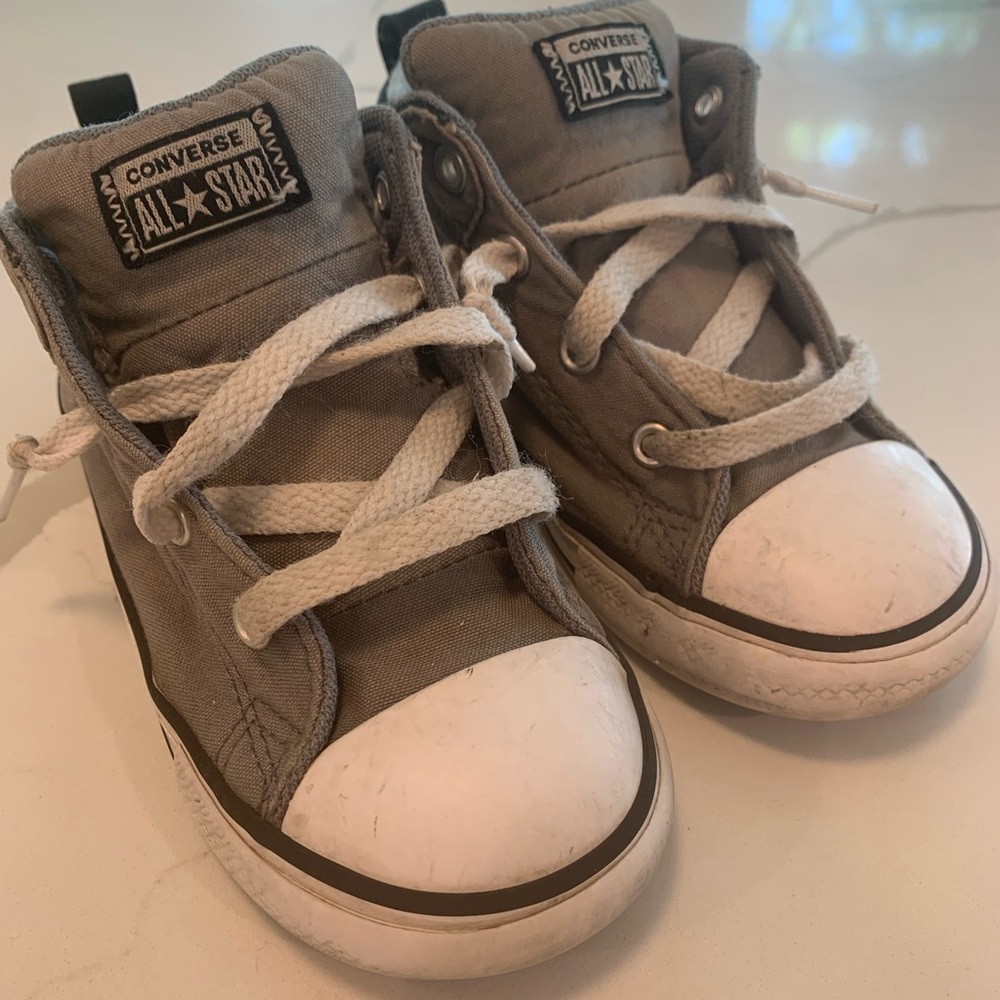 Converse low tops toddler size 10